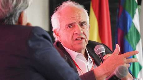 Expresidente colombiano advierte a Trump sobre intervenciones en América Latina y consecuencias.