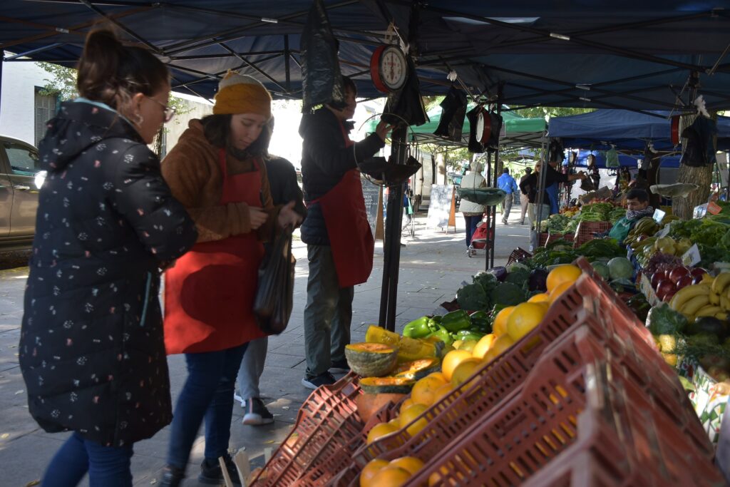 Las Ferias de la Ciudad inician un nuevo recorrido semanal por los barrios